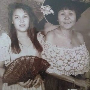 Meet your Posher, Crystal